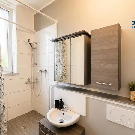 Apartament Monteurs- Und Ferienwohnung In Gelsenkirchen - Wlan, Parkplaetze, Waschmaschine
